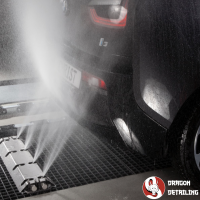 Ciśnieniowe mycie podwozia pojazdu